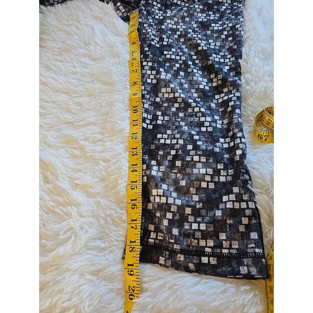Danskin Now‎  Cropped Leggings Womens Size S Yoga Workout Gym Black White - Picture 7 of 11